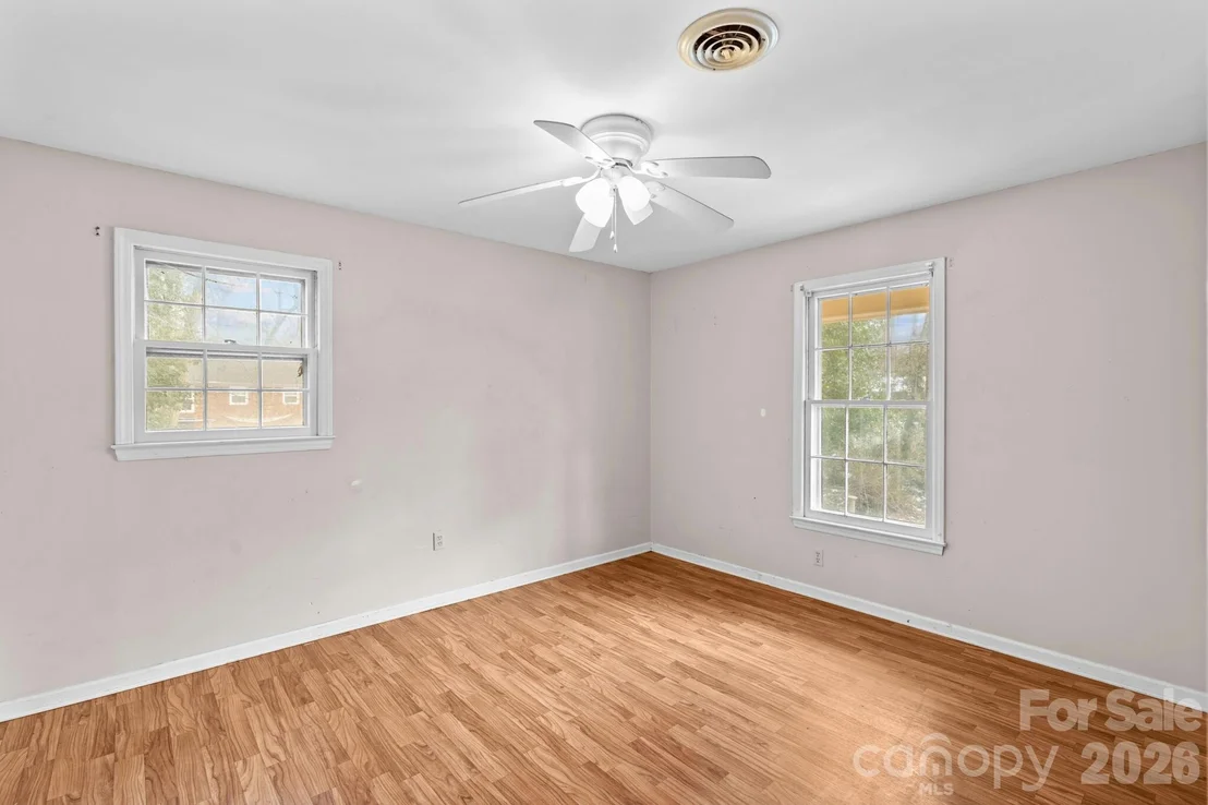 Photo of 535 Log Barn Road