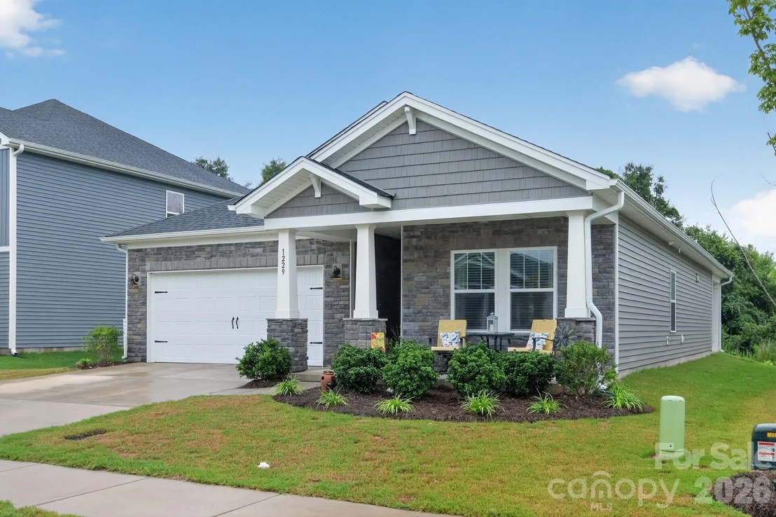 Photo of 1229 Morehead Drive