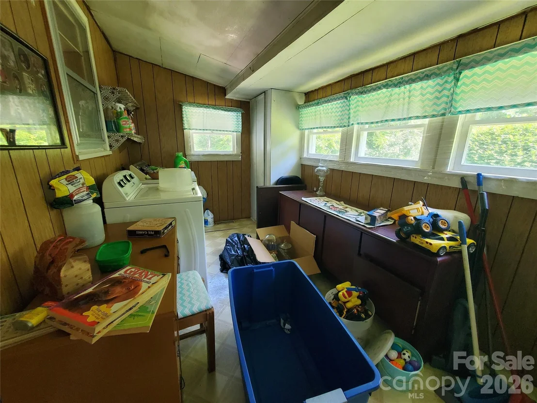 Photo of 886 Hanging Rock Road