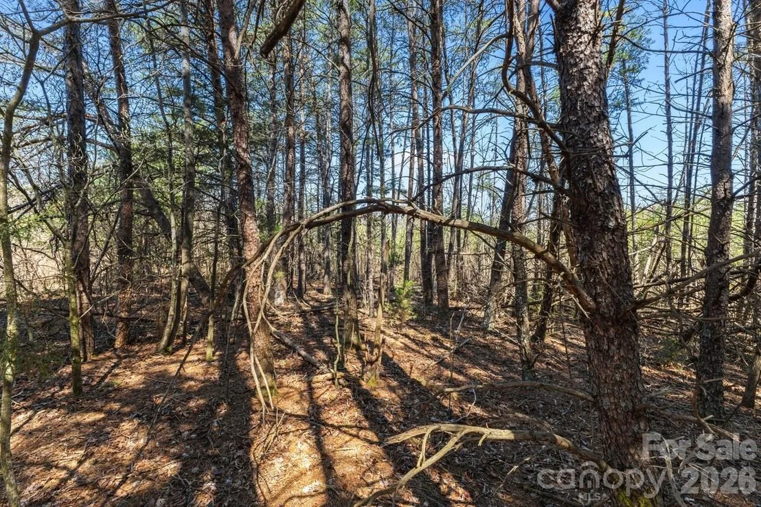 Photo of 879 E Memorial Highway