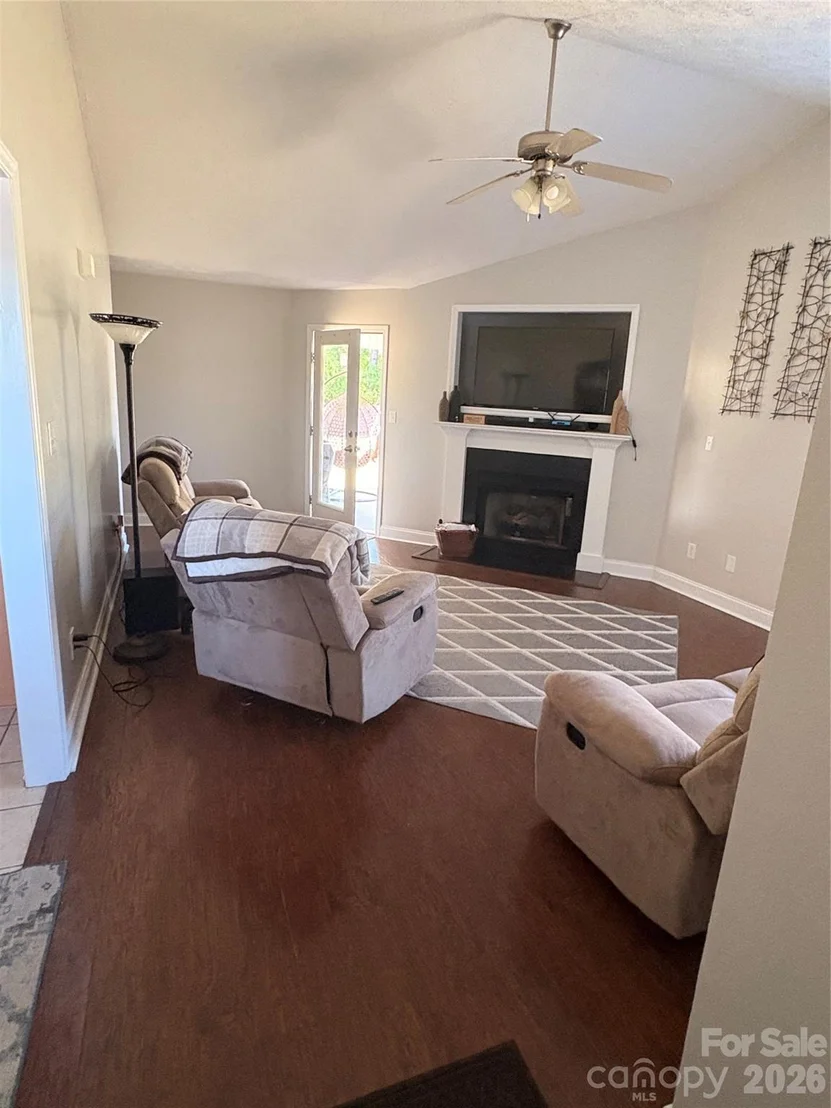 Photo of 195 Moorea Drive