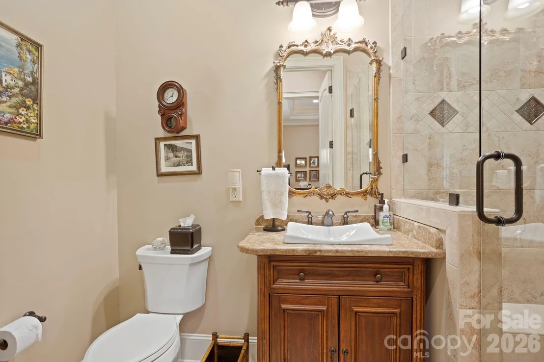 Photo of 390 Shipman Parkway