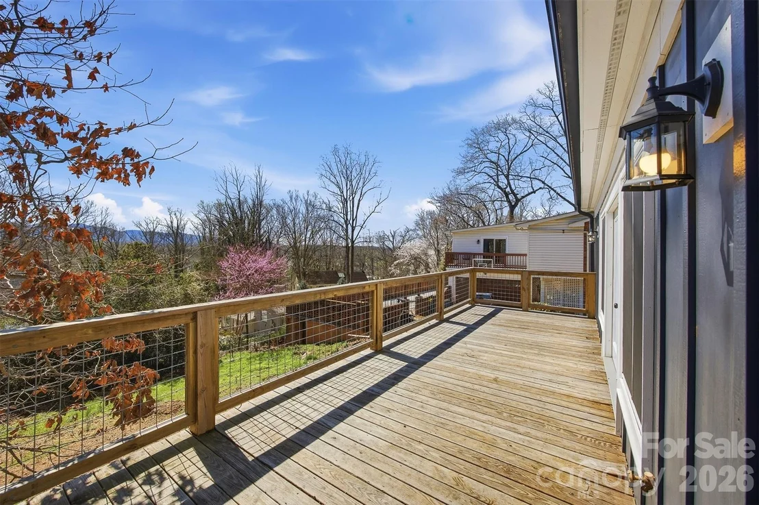 Photo of 223 W Park Drive
