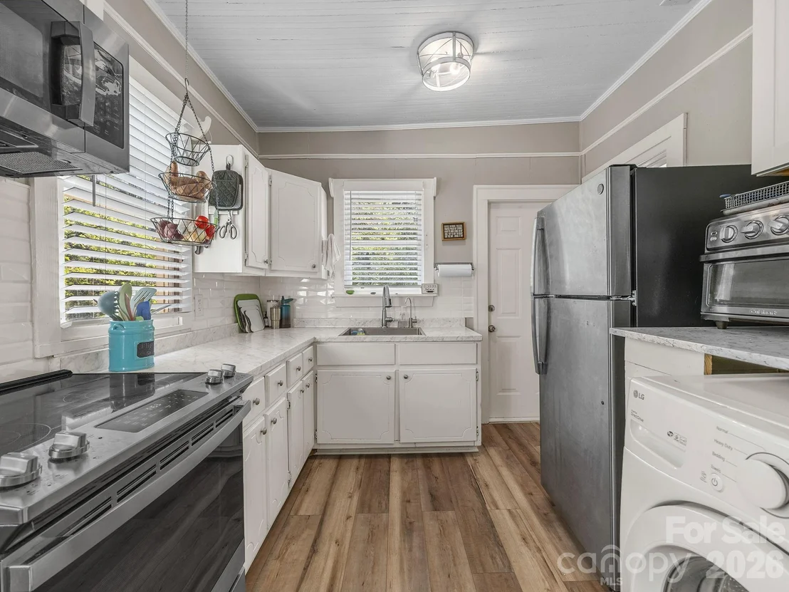 Photo of 110 Grady Avenue