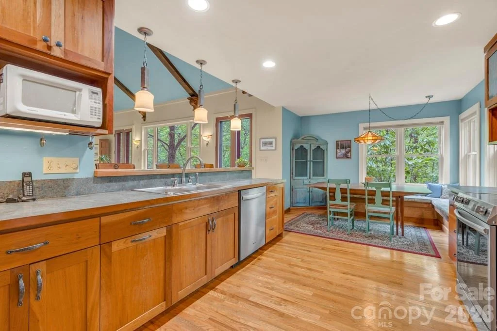 Photo of 1590 Shulls Mill Road