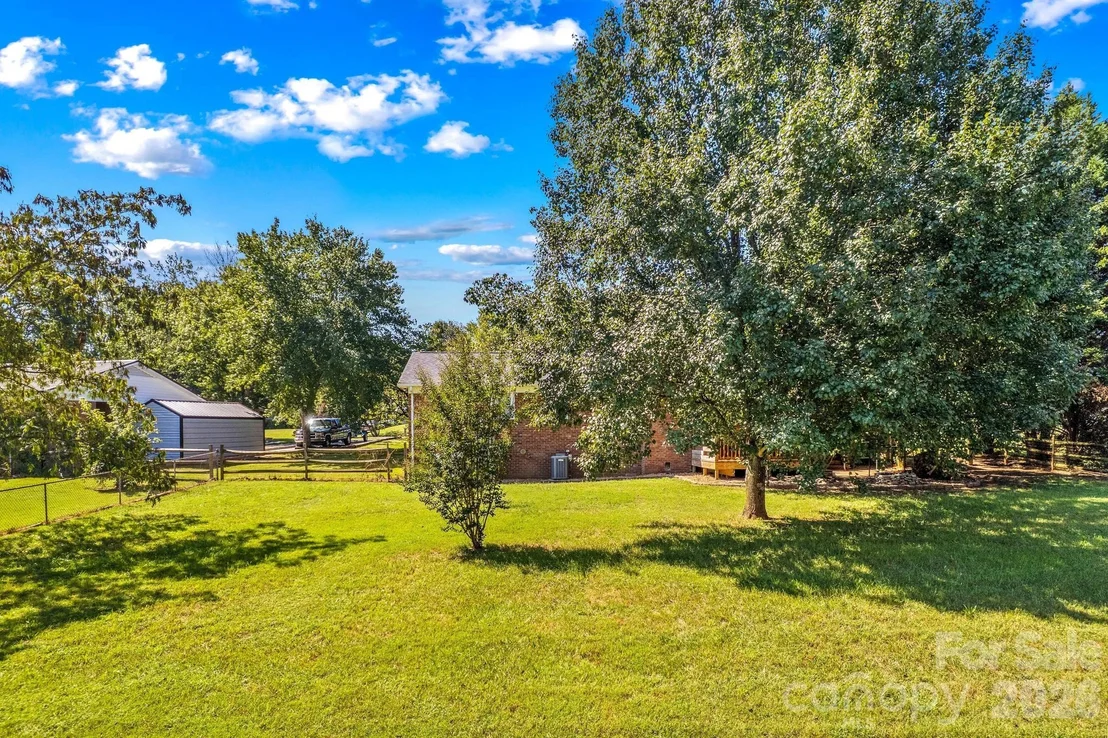 Photo of 230 E Old Farm Road