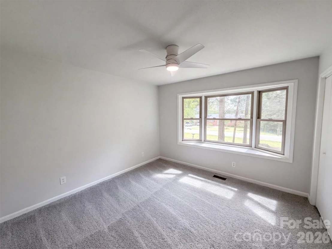 Photo of 121 Goodman Circle NE