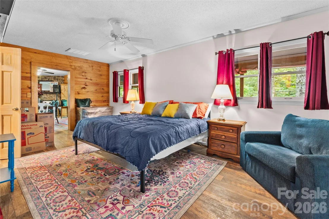 Photo of 180 Longview Road