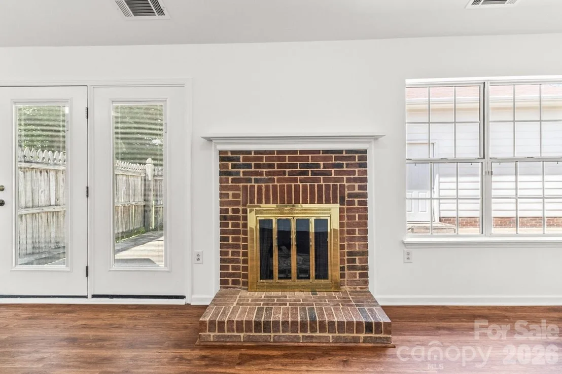 Photo of 739 Oakbluff Circle