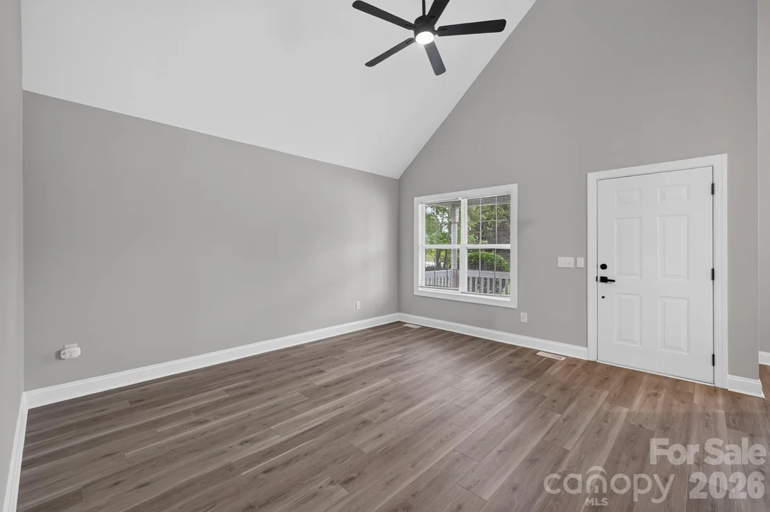 Photo of 1001 Loch Lomond Circle