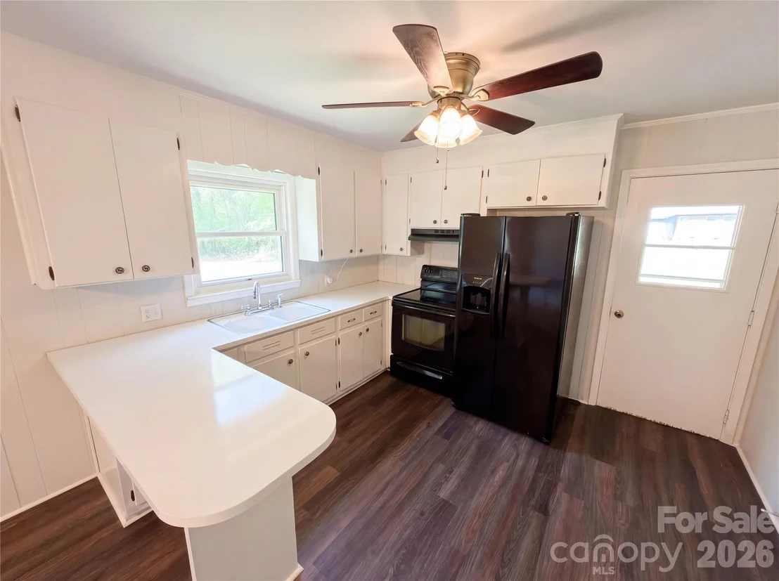 Photo of 2155 Airdale Road