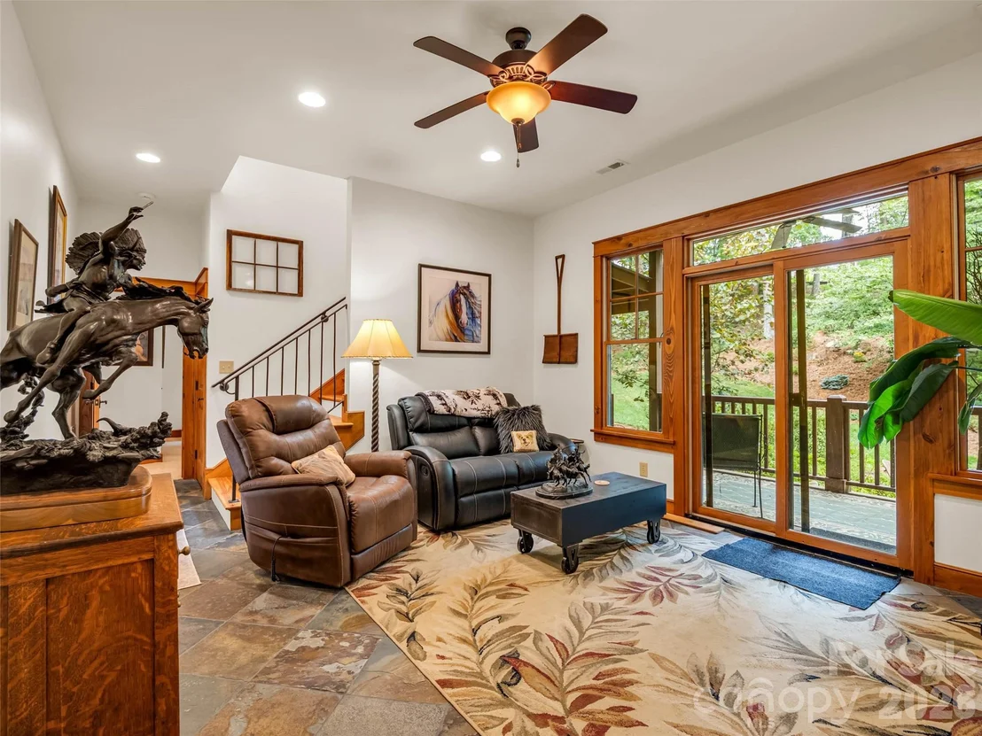 Photo of 153 Glenn Court