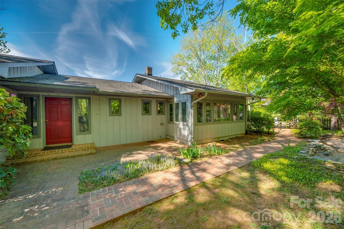 Photo of 176 Fox Run Lane