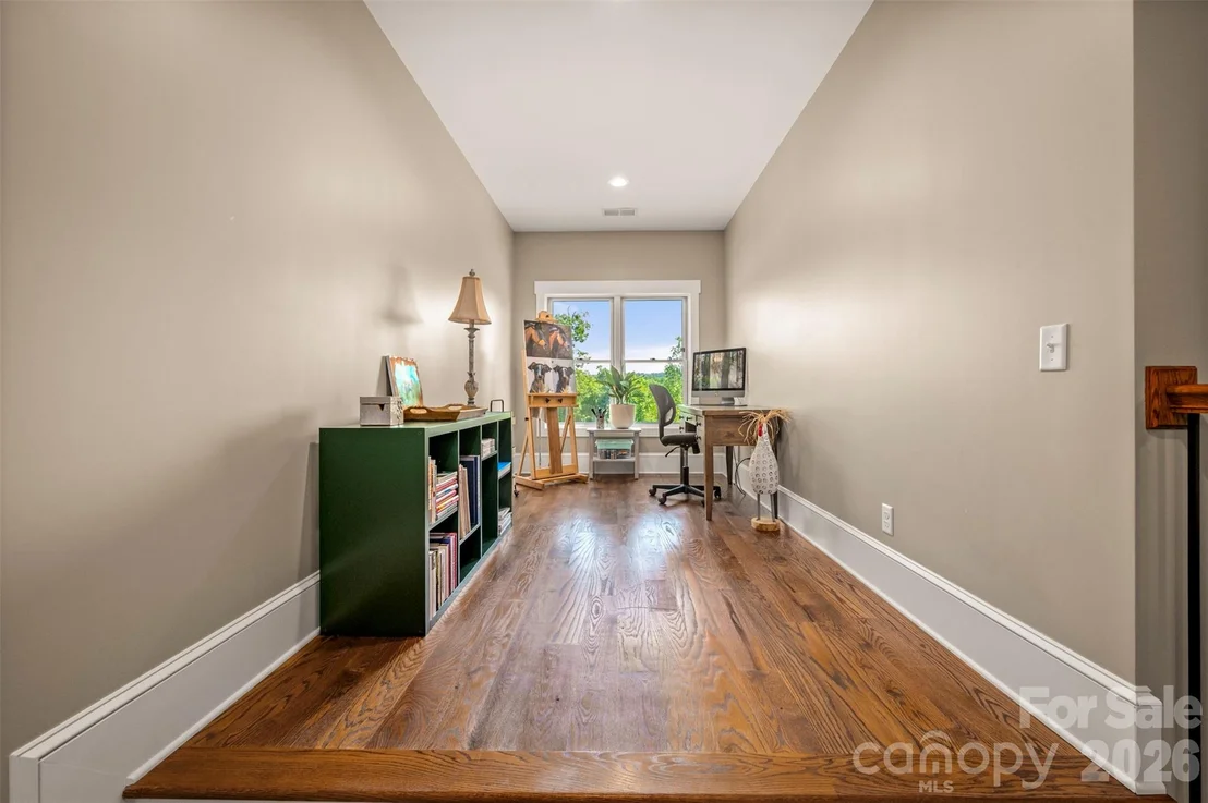 Photo of 398 Mapleton Lane