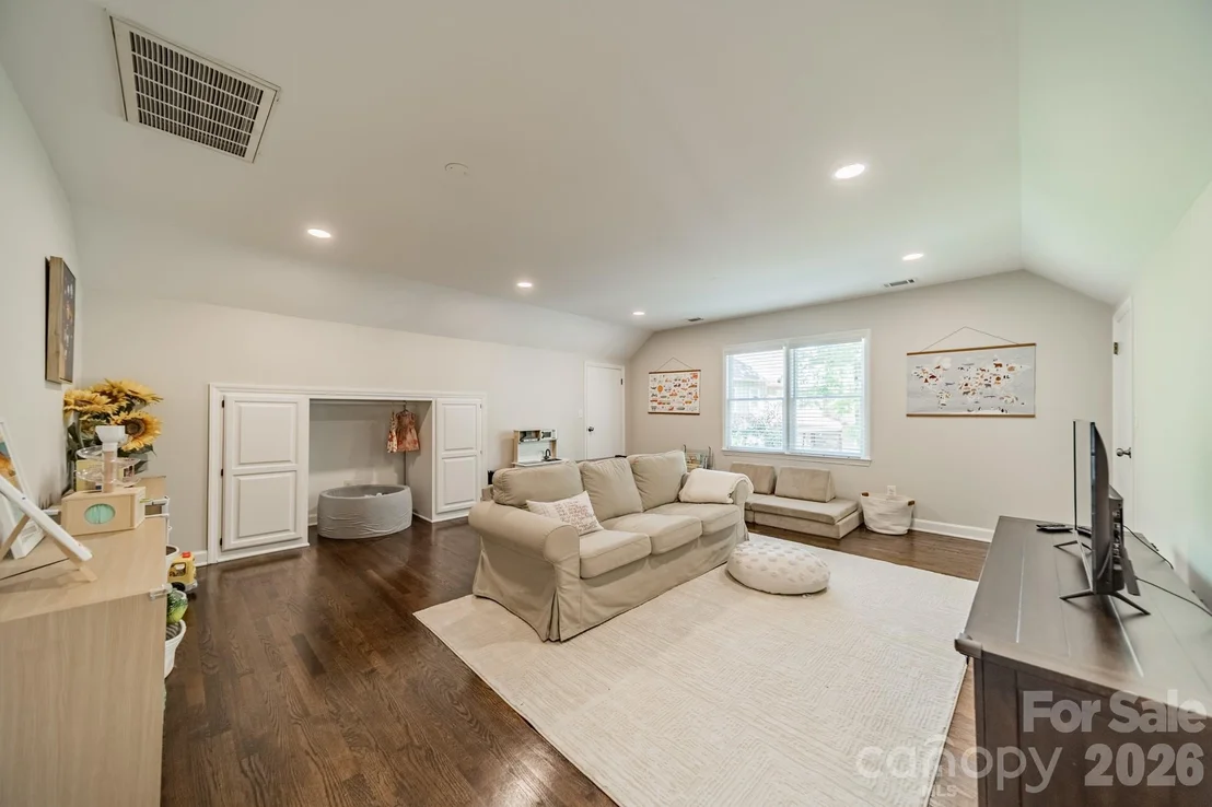 Photo of 231 S Downs Way