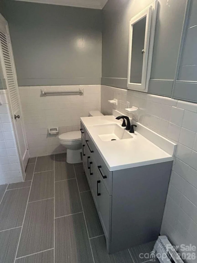 Photo of 1225 Pinebrook Circle