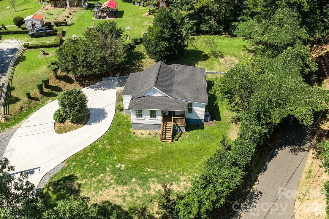 Photo of 811 Markham Road