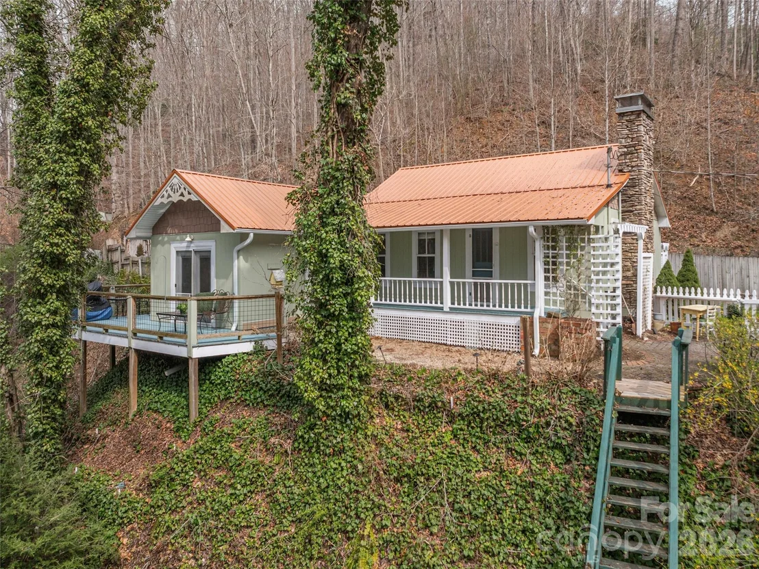 Photo of 897 Dark Ridge Road