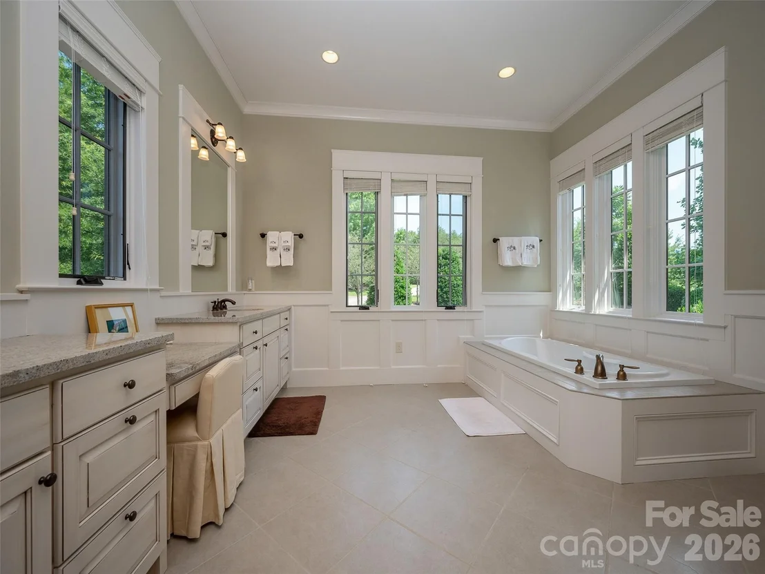 Photo of 565 Chestertown Drive