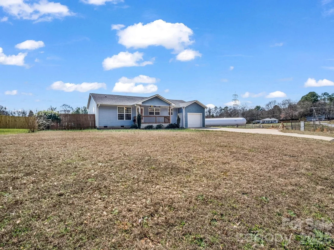 Photo of 655 W Oconee Street