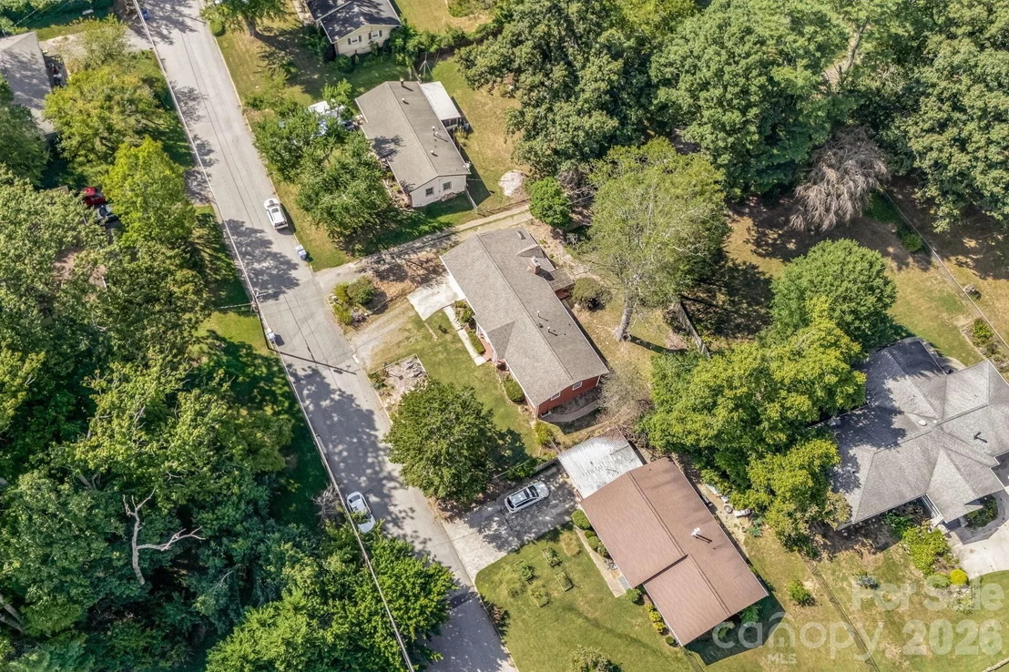 Photo of 5 W Maple Drive