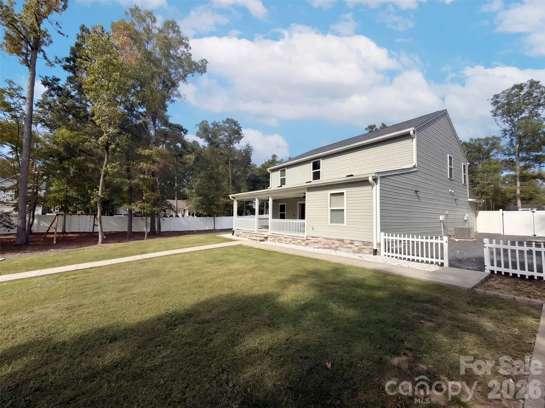 Photo of 838 Sorrel Lane