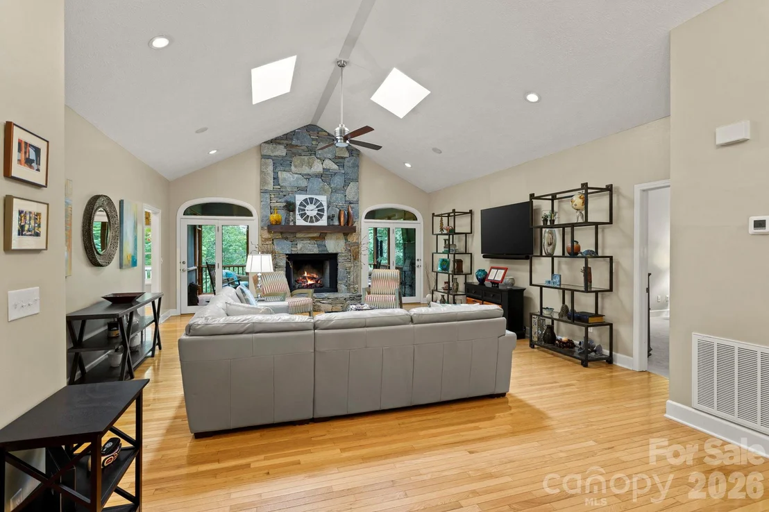 Photo of 324 Kenmure Drive