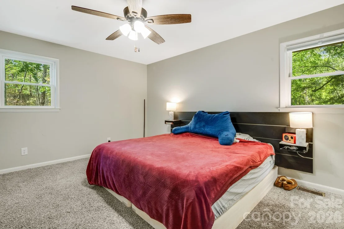 Photo of 1737 Whitesides Road
