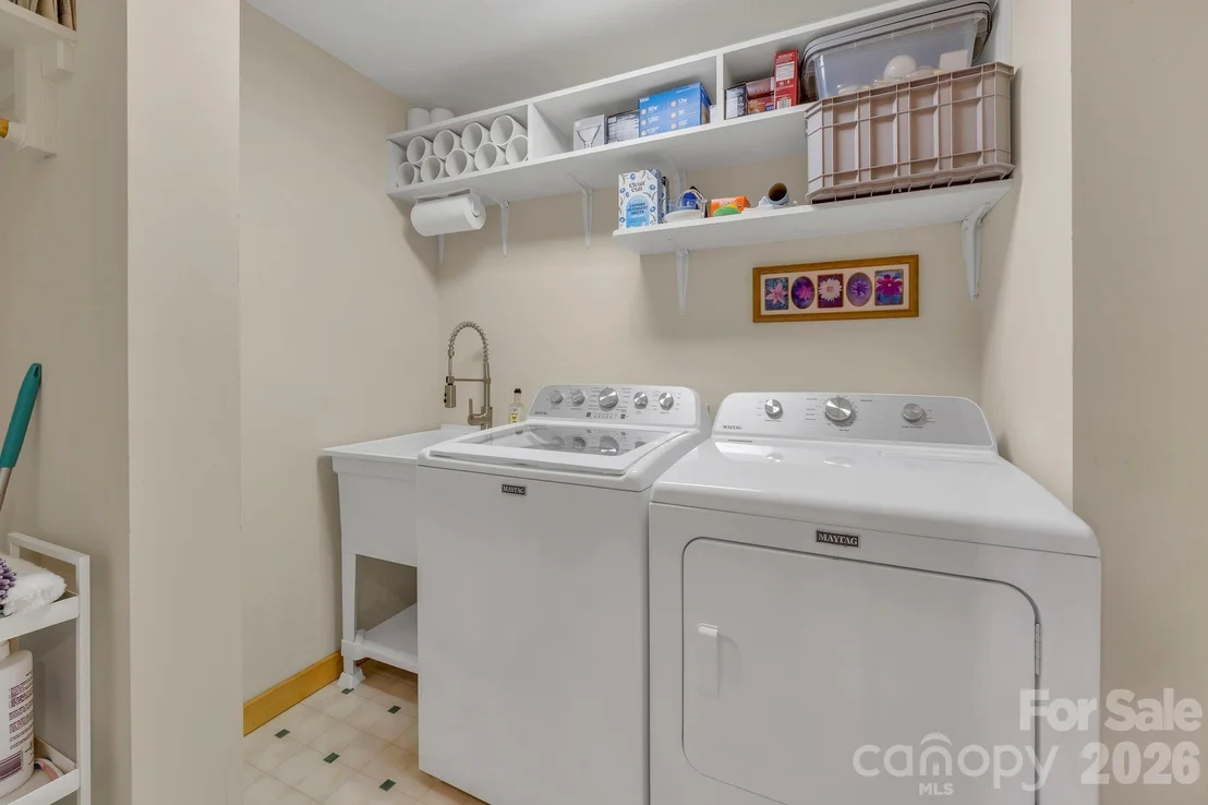 Photo of 4880 Nightingale Lane