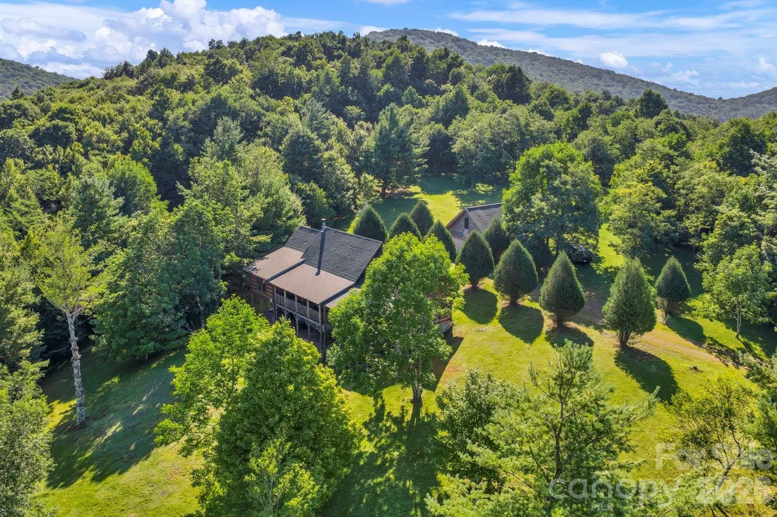 Photo of 525 Schoolhouse Ridge