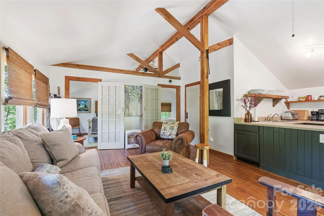 Photo of 723 N Highland Road