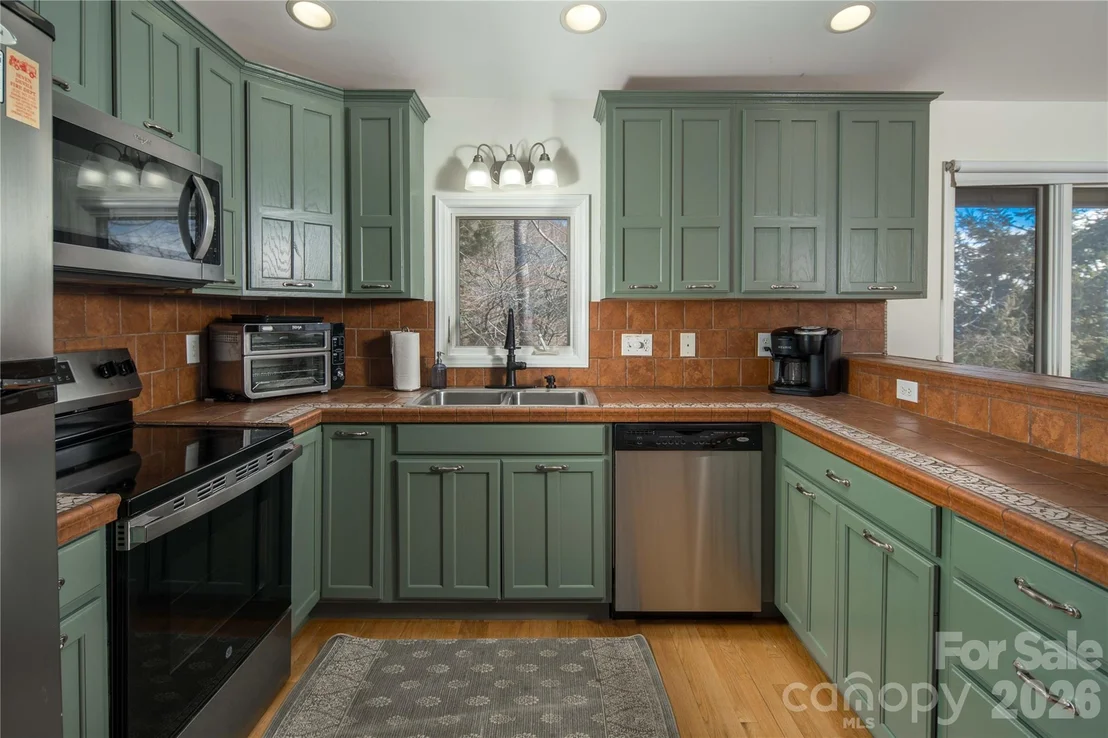 Photo of 1628 Skyland Drive