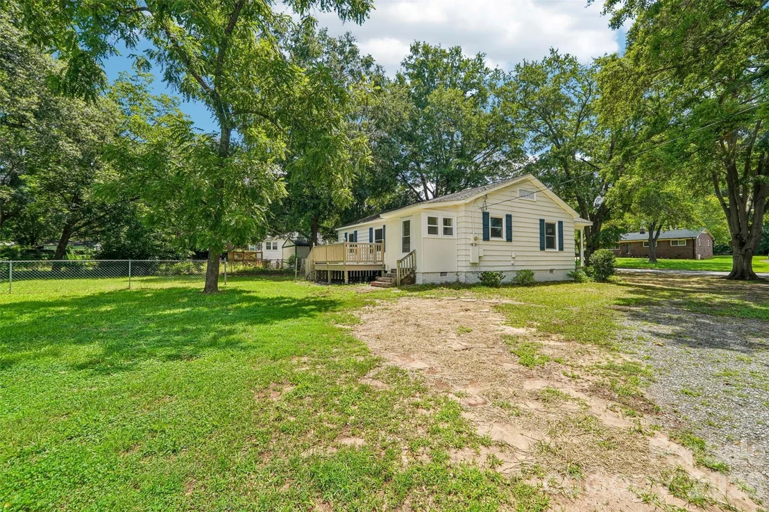 Photo of 808 Lowery Street