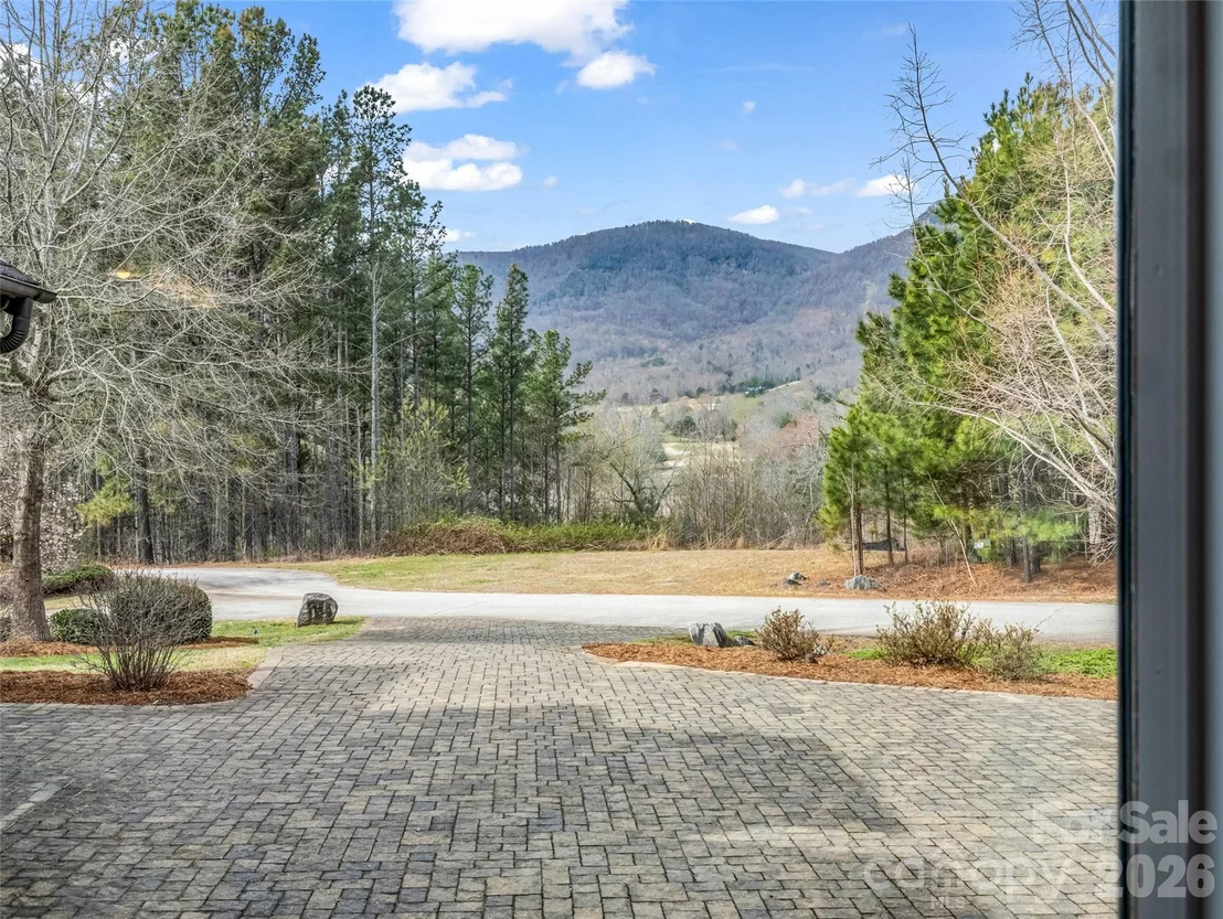 Photo of 565 Chestertown Drive
