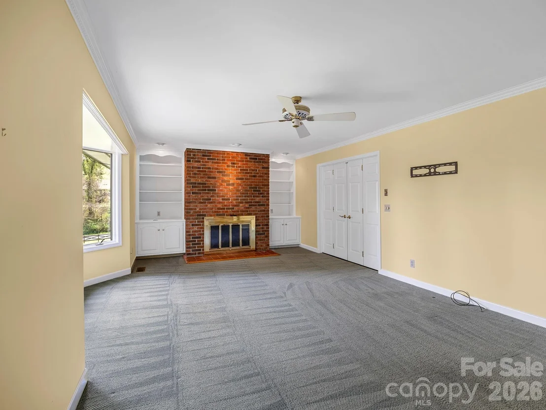 Photo of 140 Meadowlark Drive