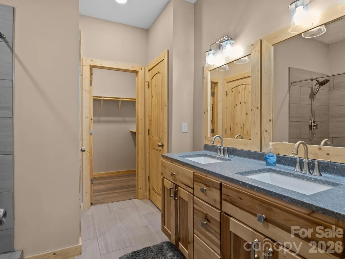 Photo of 225 Aurora Lane