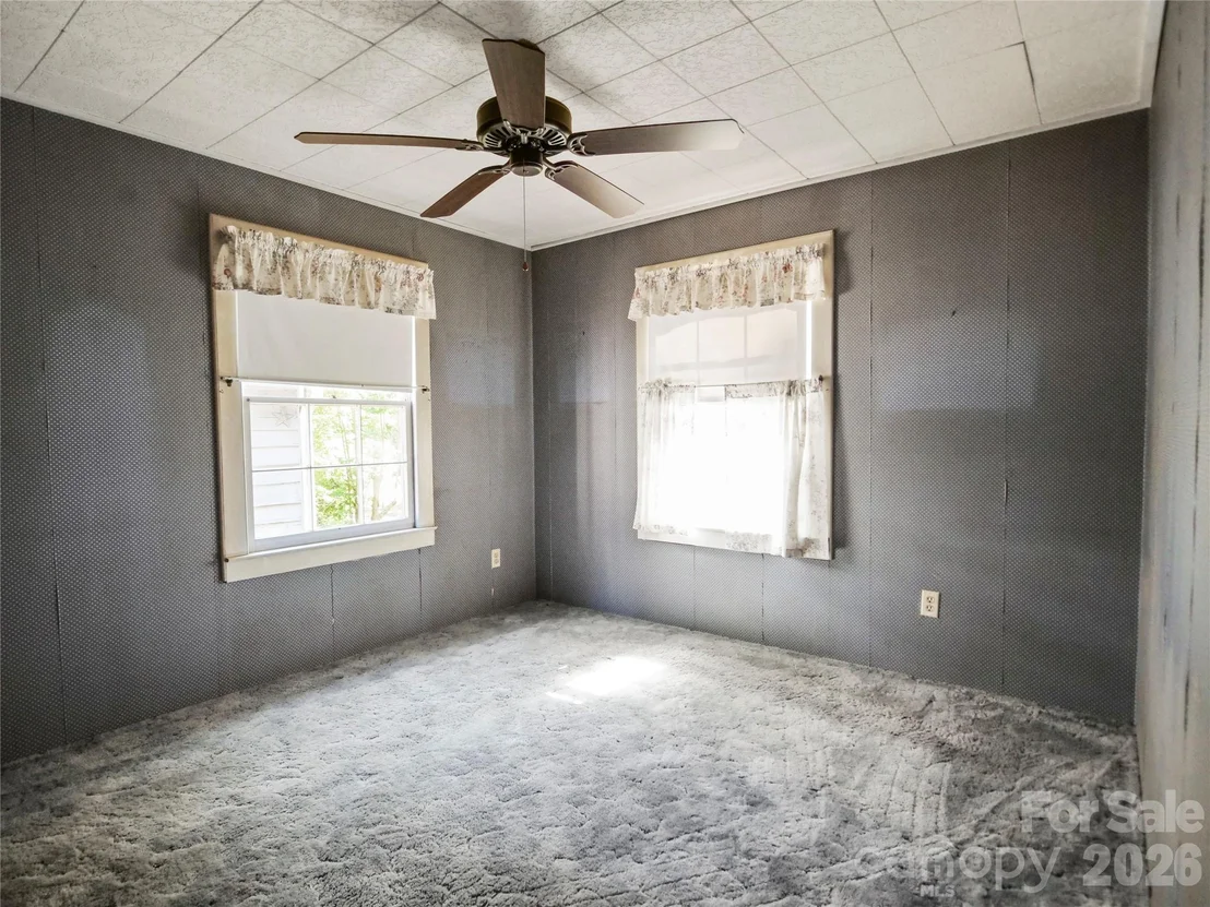 Photo of 2125 Whiteside Road