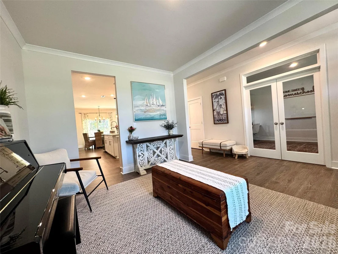 Photo of 351 Miramar Drive