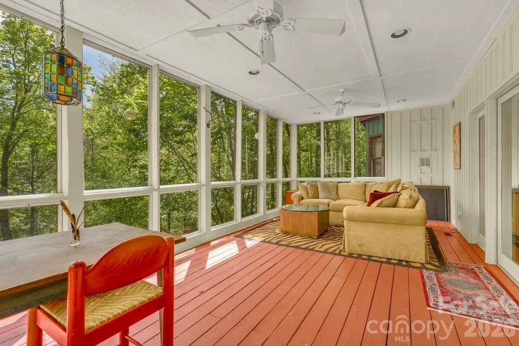 Photo of 1590 Shulls Mill Road
