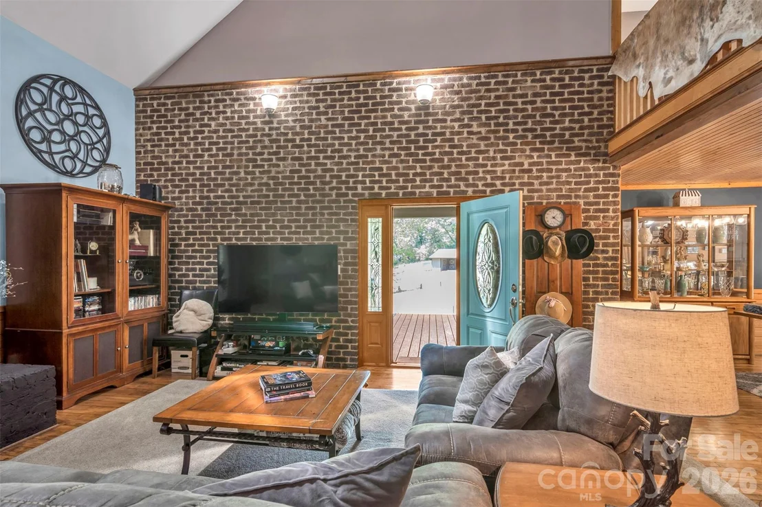 Photo of 105 Winchester Drive