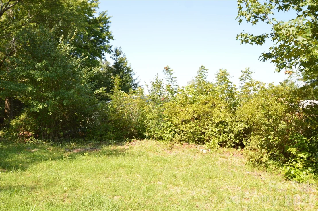 Photo of 1183 Sandy Plains Road