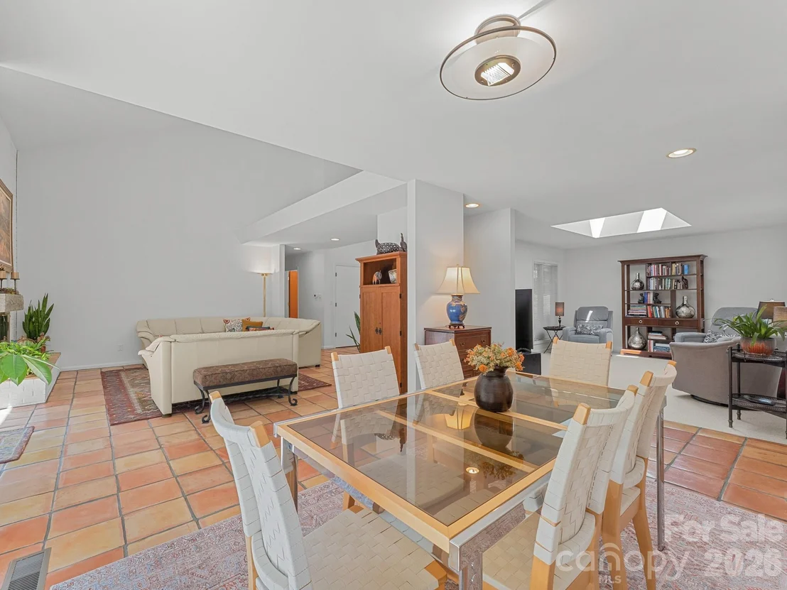 Photo of 5 Jackson Grove S
