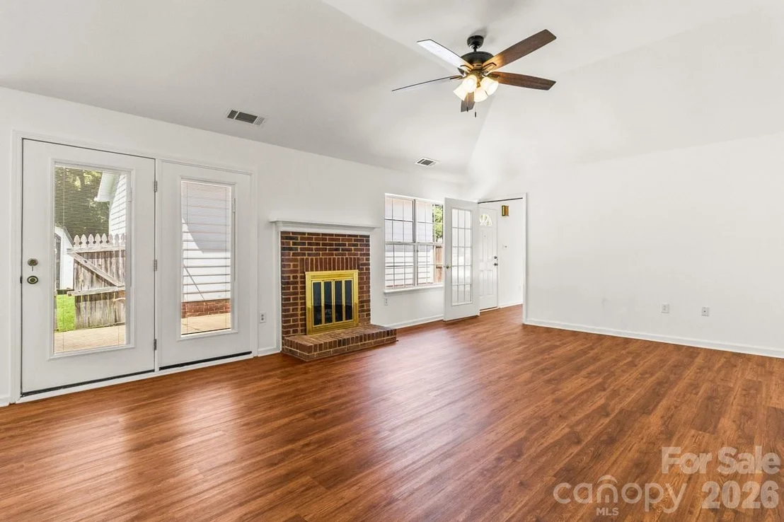 Photo of 739 Oakbluff Circle
