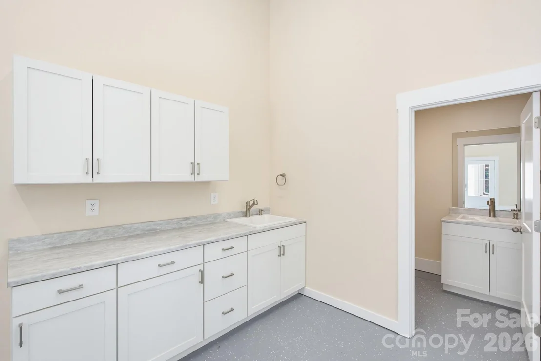 Photo of 2507 Forest Lawn Drive