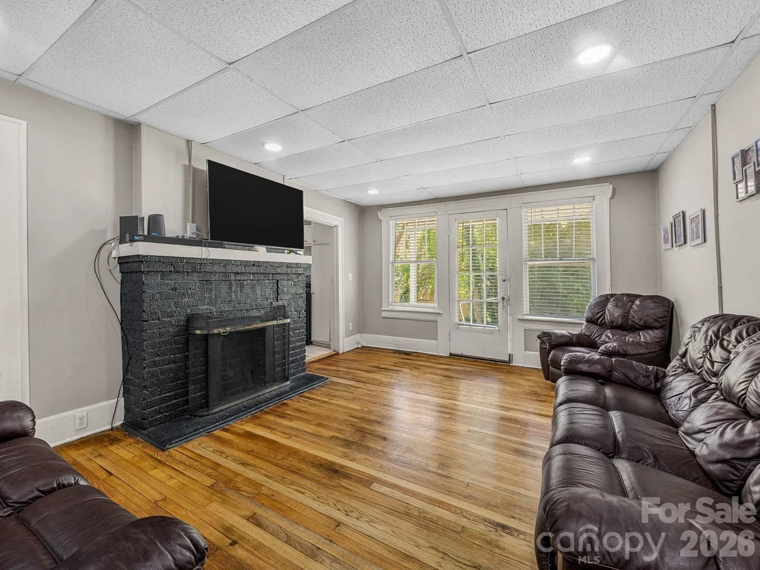 Photo of 110 Grady Avenue