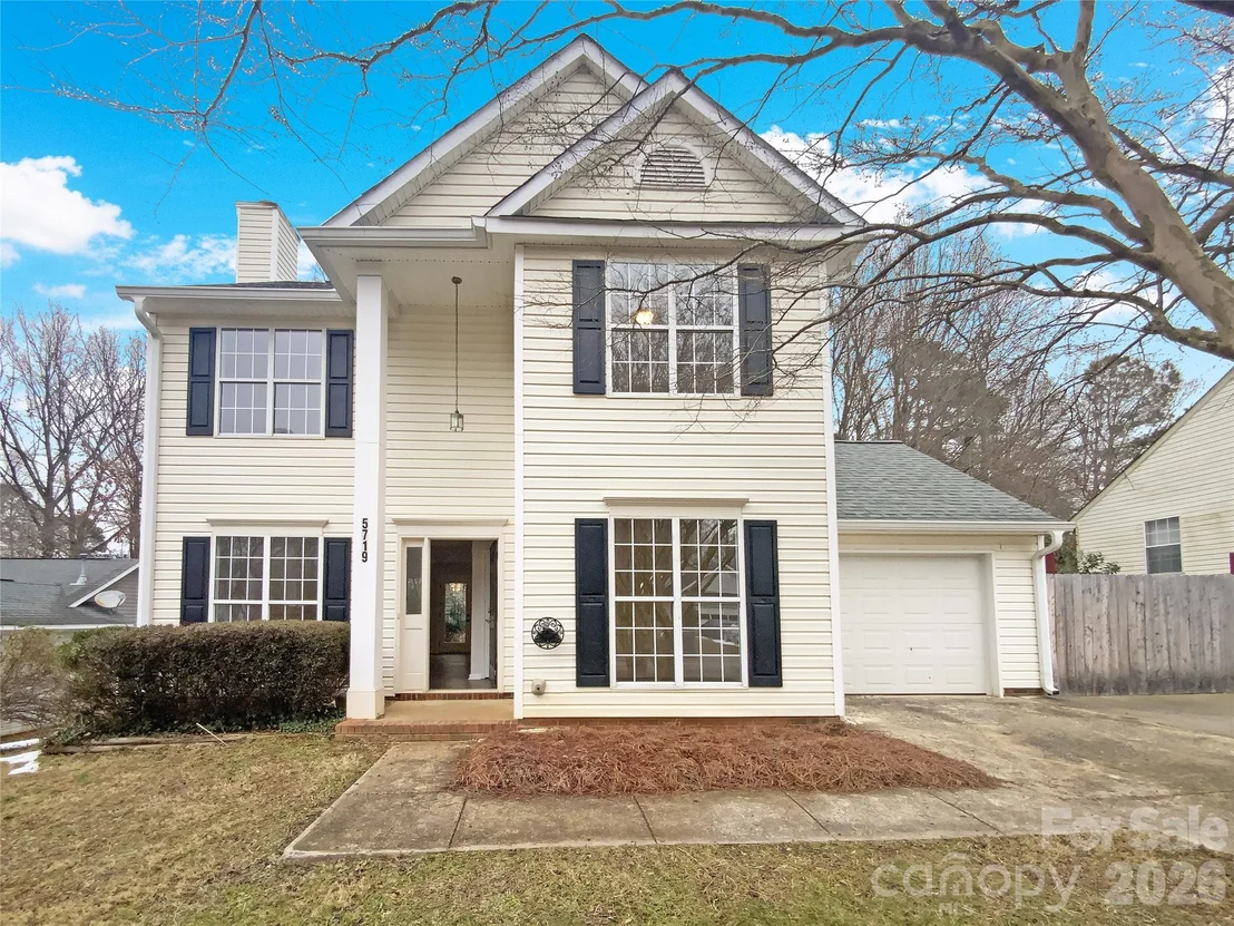 Photo of 5719 Rocbridge Lane