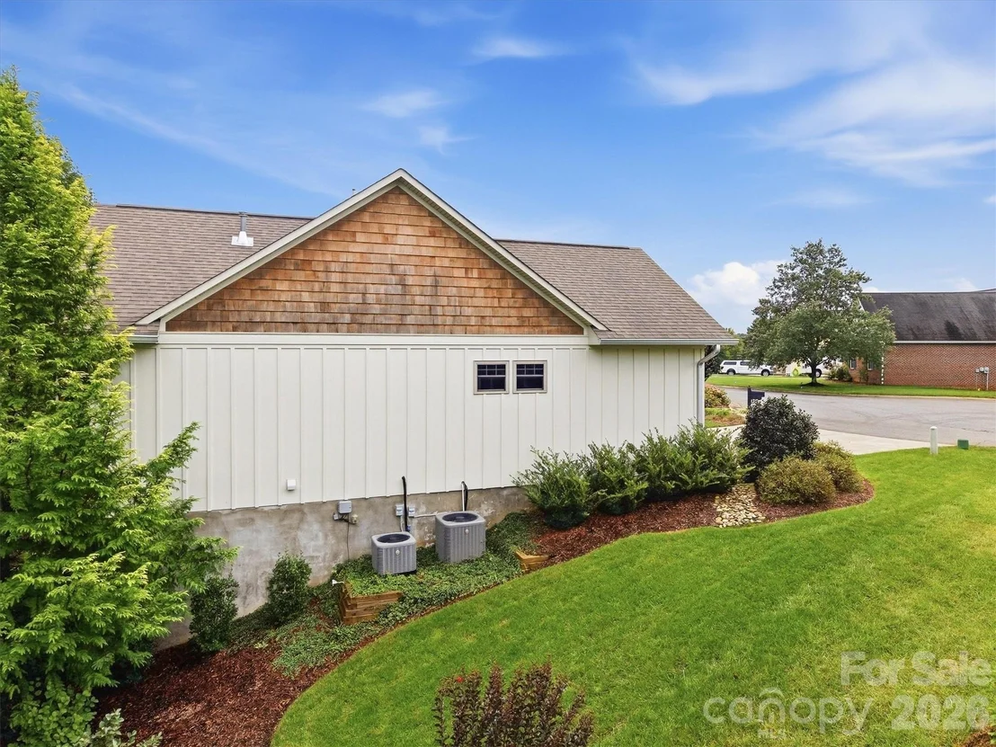 Photo of 124 Beechmont Drive
