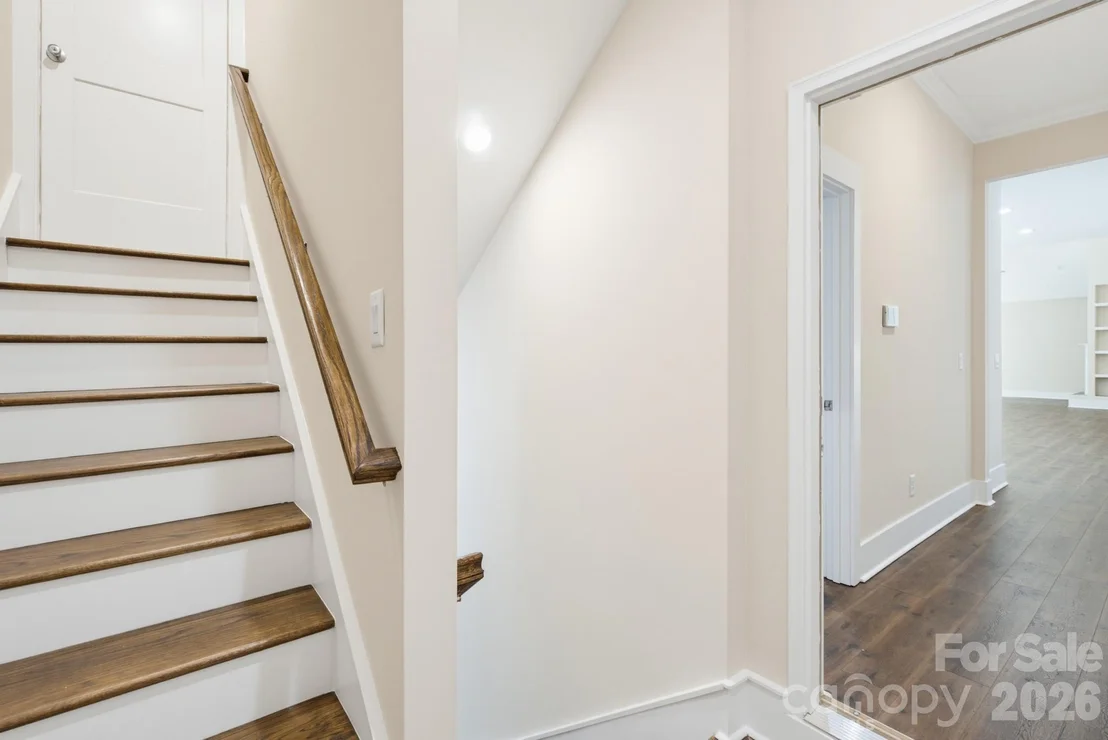 Photo of 2507 Forest Lawn Drive
