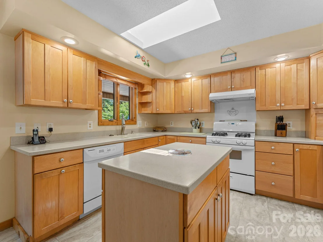 Photo of 620 Thunder Road