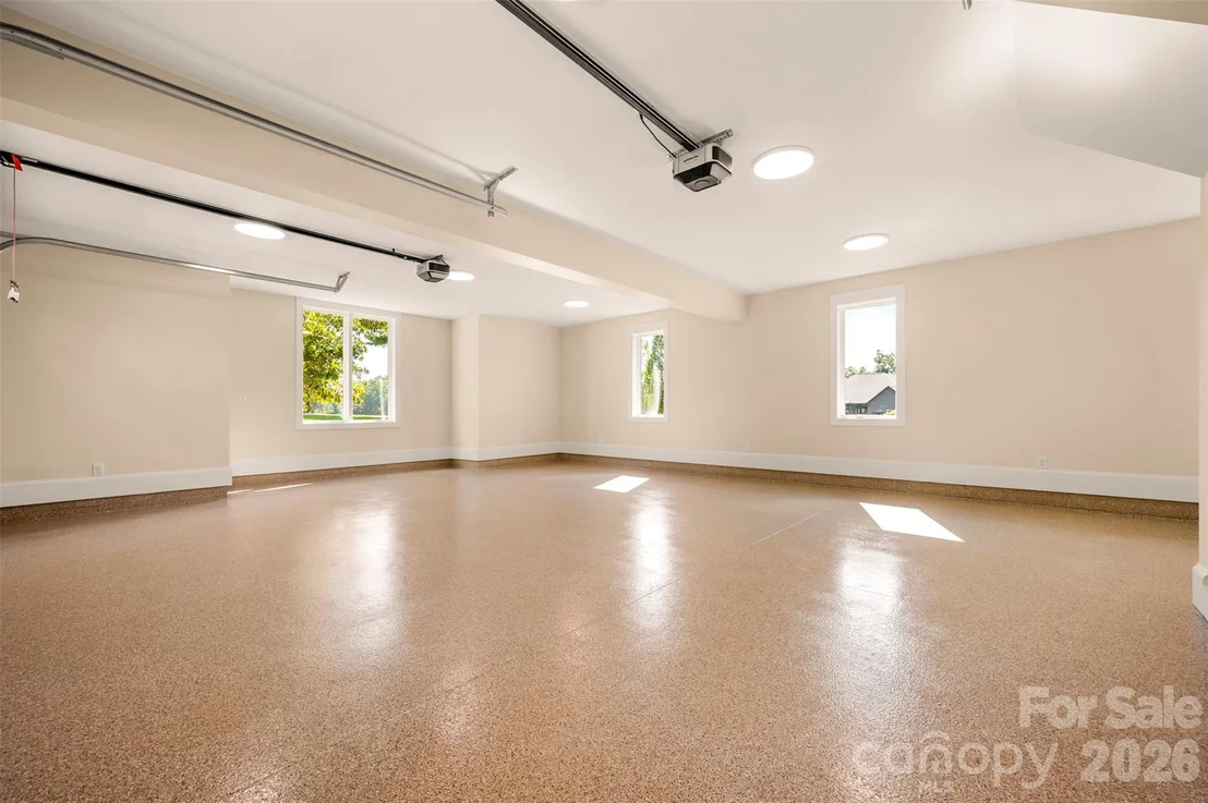 Photo of 978 Mapleton Lane